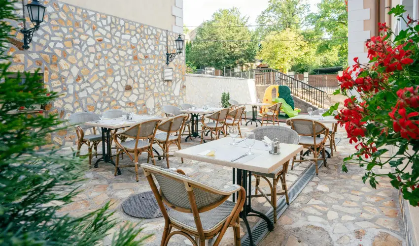 Kikelet Club Hotel Miskolctapolca - Nyugd�jas kedvezm�nyes �rak f�lpanzi�s ell�t�ssal (1 �jt�l)