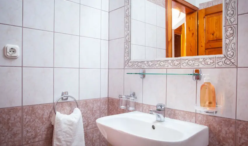 K�kapu Vad�szkast�ly �s Hotel & Apartments Nagyhuta - Nyugd�jas kedvezm�nyes �rak reggelis ell�t�ssal (1 �jszaka)