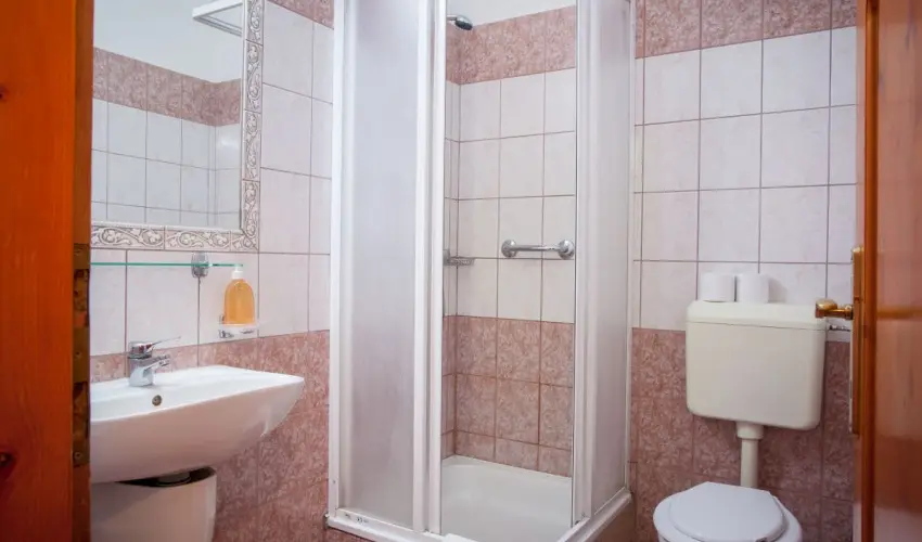 K�kapu Vad�szkast�ly �s Hotel & Apartments Nagyhuta - Nyugd�jas kedvezm�nyes �rak reggelis ell�t�ssal (1 �jszaka)