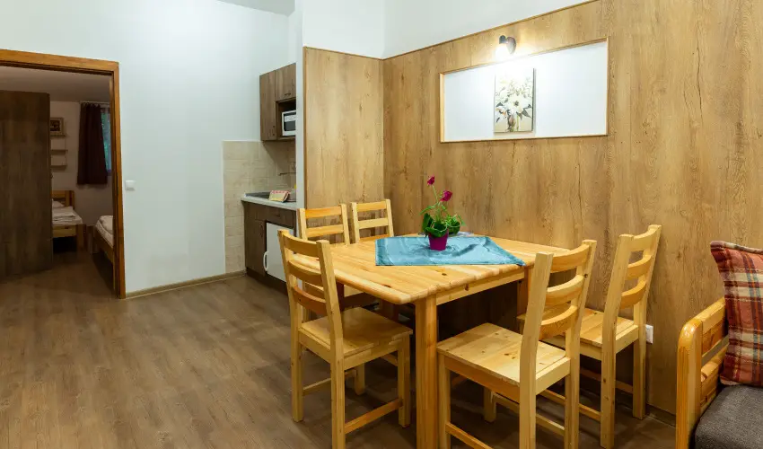 K�kapu Vad�szkast�ly �s Hotel & Apartments Nagyhuta - Nyugd�jas kedvezm�nyes �rak reggelis ell�t�ssal (1 �jszaka)