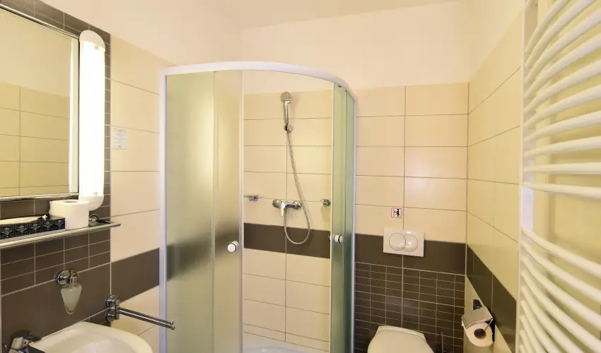 Hotel Kumnia Kisjszlls - Nyugdjas kedvezmnyes rak frdbelpvel (1 jtl)