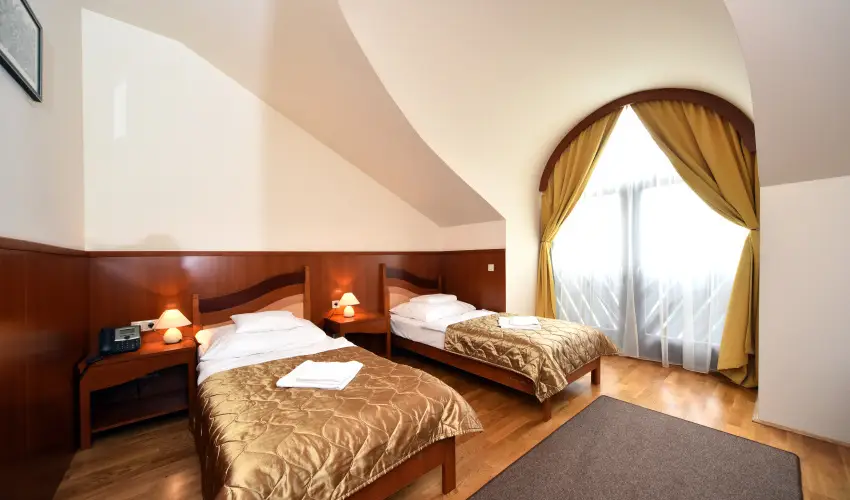 Hotel Kumnia Kisjszlls - Nyugdjas kedvezmnyes rak frdbelpvel (1 jtl)