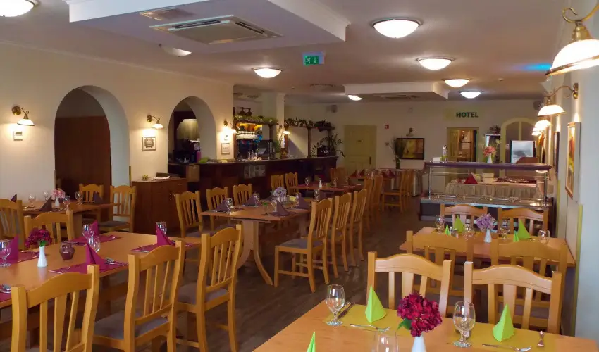 Land-Plan Hotel & Restaurant Tltstava - Nyugdjas kedvezmnyes rak reggelis elltssal (1 jtl)