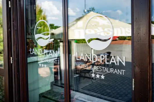 Land-Plan Hotel & Restaurant, T�lt�stava