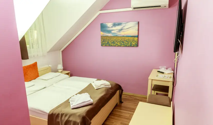 Land-Plan Hotel & Restaurant Tltstava - Nyugdjas kedvezmnyes rak reggelis elltssal (1 jtl)