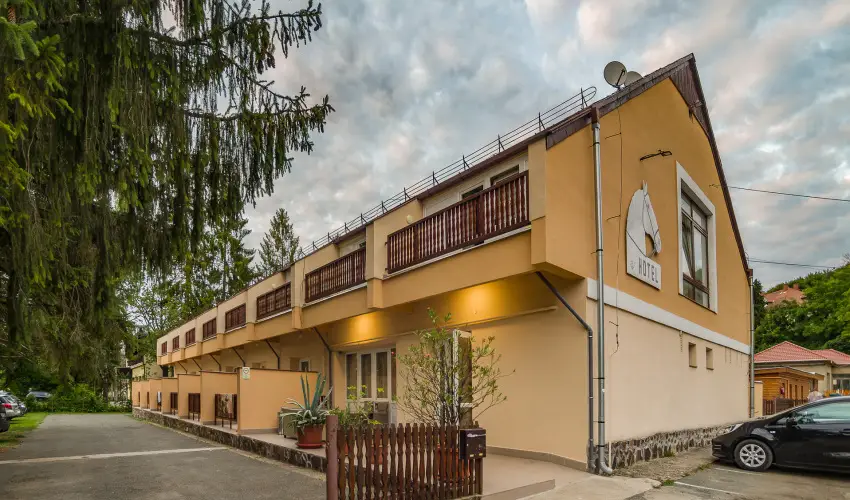 Lipicai Hotel Szilv�sv�rad - Nyugd�jas kedvezm�nyes �rak (1 �jt�l)