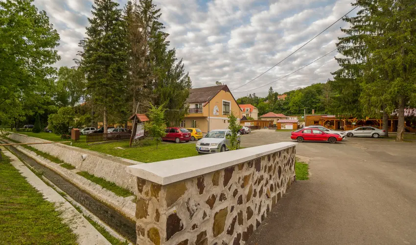 Lipicai Hotel Szilv�sv�rad - Nyugd�jas kedvezm�nyes �rak (1 �jt�l)