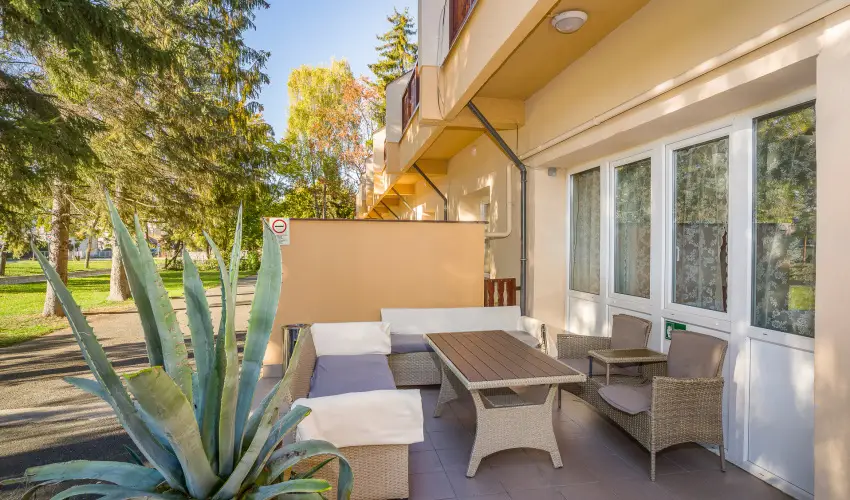 Lipicai Hotel Szilv�sv�rad - Nyugd�jas kedvezm�nyes �rak (1 �jt�l)
