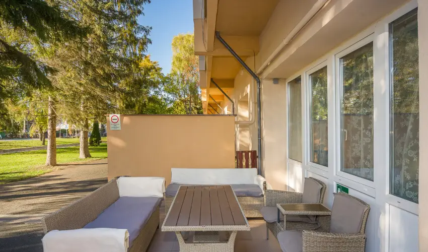 Lipicai Hotel Szilv�sv�rad - Nyugd�jas kedvezm�nyes �rak (1 �jt�l)