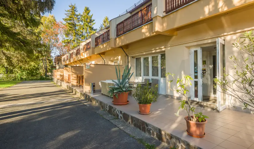 Lipicai Hotel Szilv�sv�rad - Nyugd�jas kedvezm�nyes �rak (1 �jt�l)