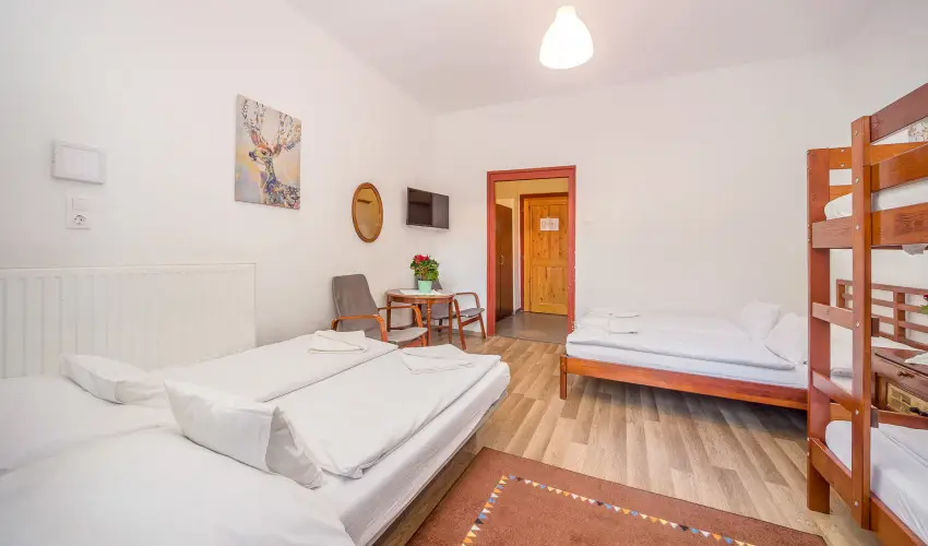 Lipicai Hotel Szilv�sv�rad - Nyugd�jas kedvezm�nyes �rak (1 �jt�l)
