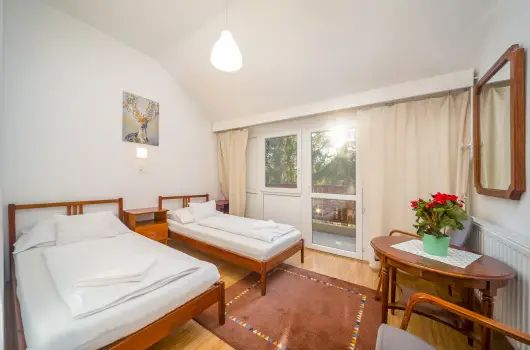 Lipicai Hotel - Nyugd�jas kedvezm�nyes �rak reggelis ell�t�ssal (1 �jt�l)