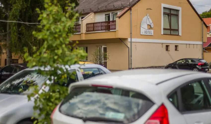 Lipicai Hotel Szilv�sv�rad - Nyugd�jas kedvezm�nyes �rak (1 �jt�l)