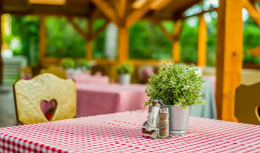 Lipicai Hotel Szilv�sv�rad - Nyugd�jas kedvezm�nyes �rak (1 �jt�l)
