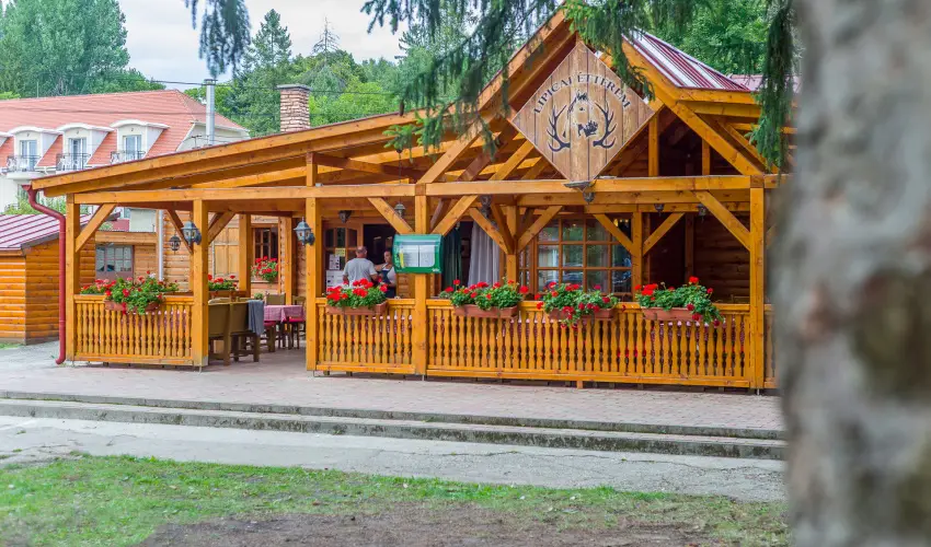 Lipicai Hotel Szilv�sv�rad - Nyugd�jas kedvezm�nyes �rak (1 �jt�l)