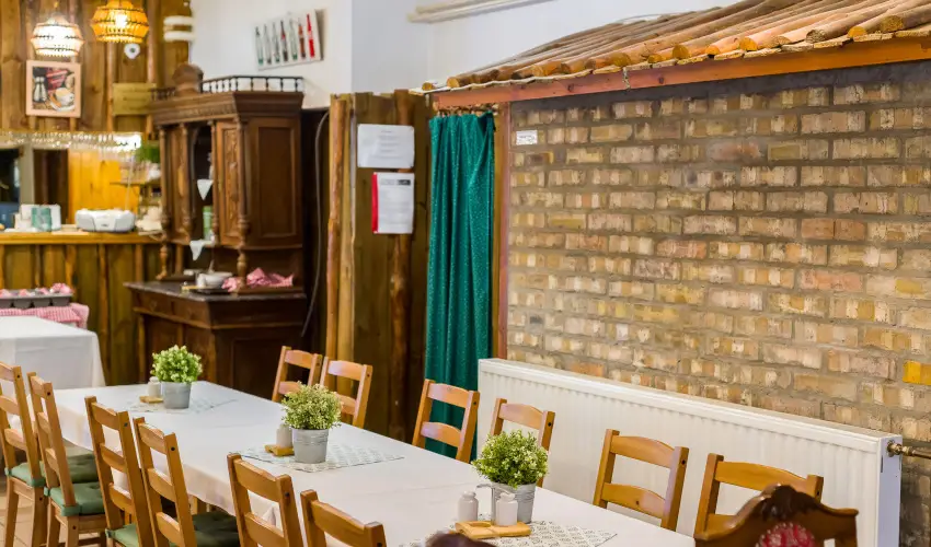 Lipicai Hotel Szilv�sv�rad - Nyugd�jas kedvezm�nyes �rak (1 �jt�l)