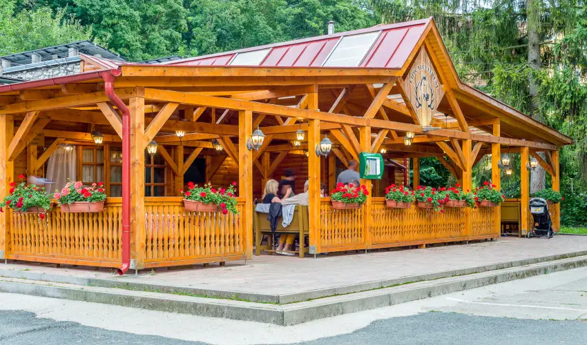 Lipicai Hotel Szilv�sv�rad - Nyugd�jas kedvezm�nyes �rak (1 �jt�l)