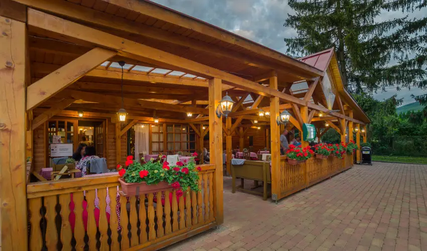 Lipicai Hotel Szilv�sv�rad - Nyugd�jas kedvezm�nyes �rak (1 �jt�l)