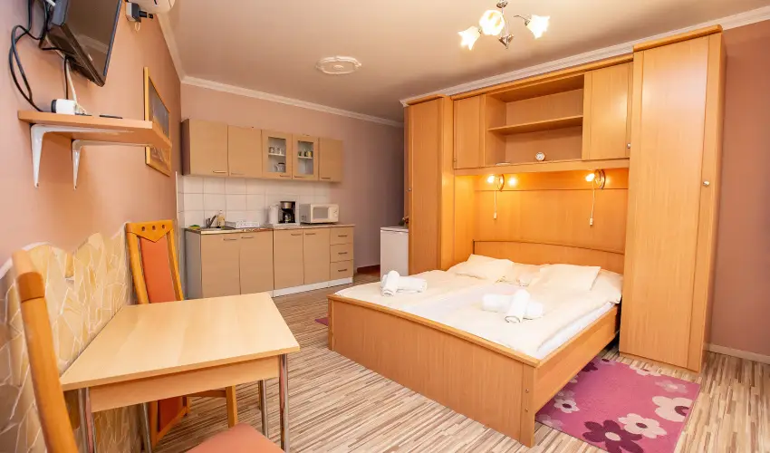 Major Panzi & tterem Hajdszoboszl - Nyugdjas kedvezmnyes rak reggelis elltssal (1 jtl)