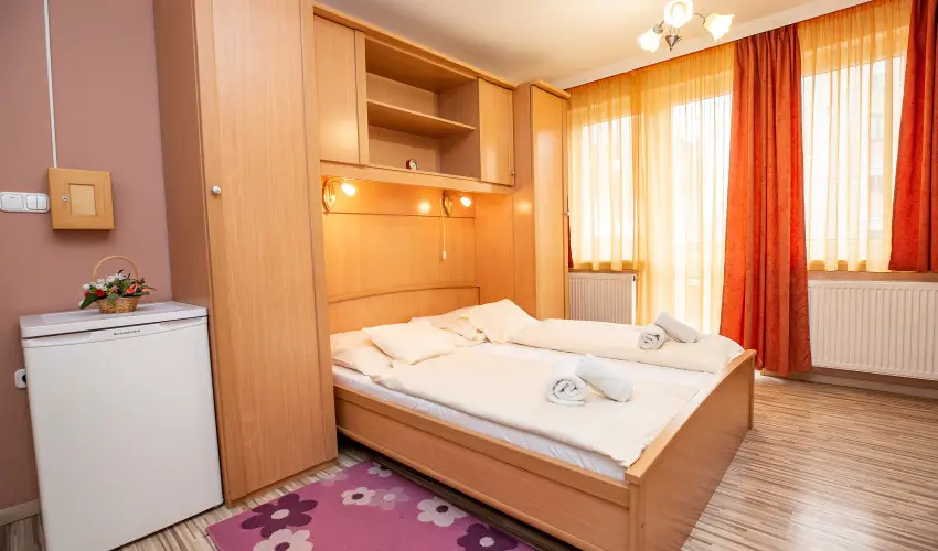 Major Panzi & tterem Hajdszoboszl - Nyugdjas kedvezmnyes rak reggelis elltssal (1 jtl)