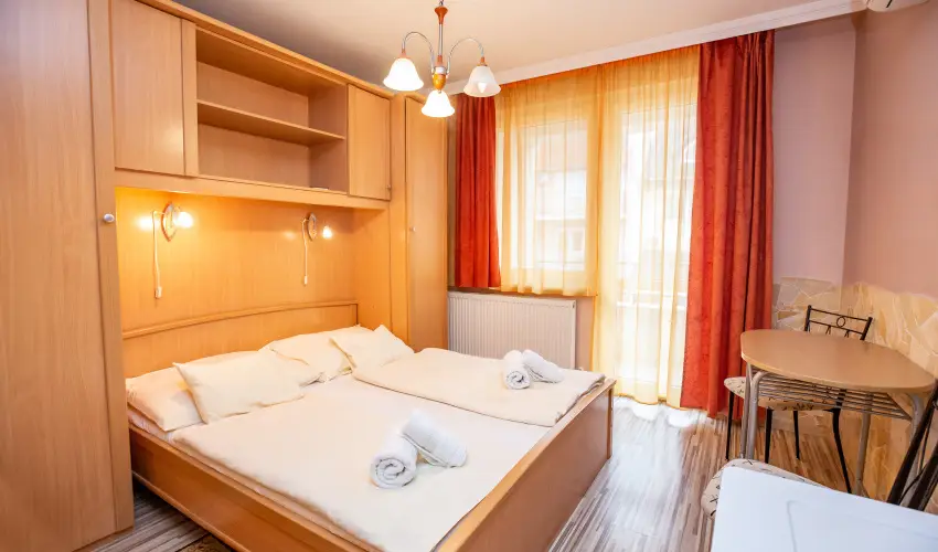 Major Panzi & tterem Hajdszoboszl - Nyugdjas kedvezmnyes rak reggelis elltssal (1 jtl)