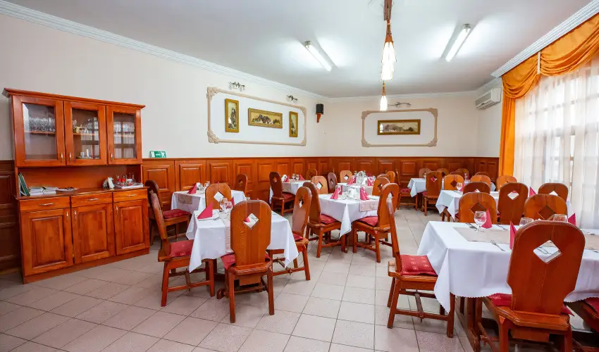 Major Panzi & tterem Hajdszoboszl - Nyugdjas kedvezmnyes rak reggelis elltssal (1 jtl)