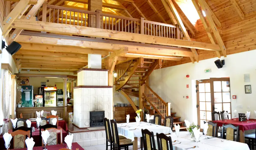 Malomkert Hotel Nagyb�rzs�ny - Nyugd�jas kedvezm�nyes �rak reggelis ell�t�ssal (1 �jt�l)
