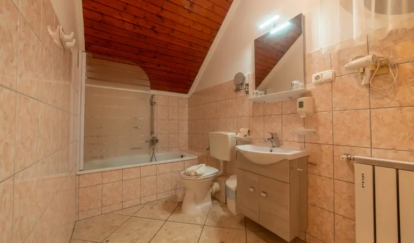 Mrvny Panzi Hajdszoboszl - Nyugdjas kedvezmnyes rak (1 jtl)