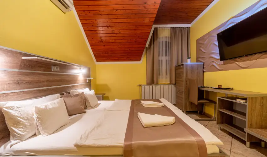 Mrvny Panzi Hajdszoboszl - Nyugdjas kedvezmnyes rak (1 jtl)