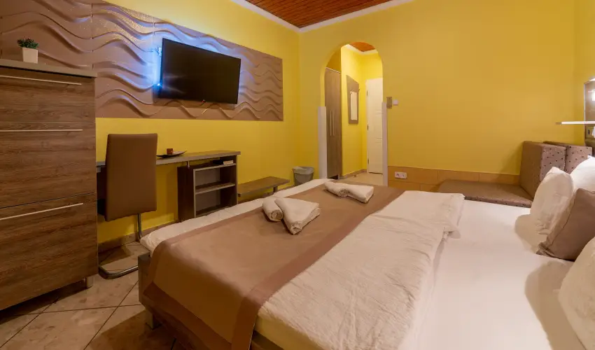 Mrvny Panzi Hajdszoboszl - Nyugdjas kedvezmnyes rak (1 jtl)