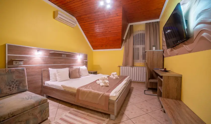 Mrvny Panzi Hajdszoboszl - Nyugdjas kedvezmnyes rak (1 jtl)