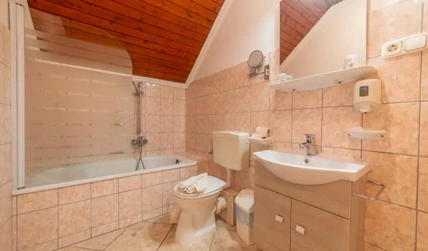 Mrvny Panzi Hajdszoboszl - Nyugdjas kedvezmnyes rak (1 jtl)