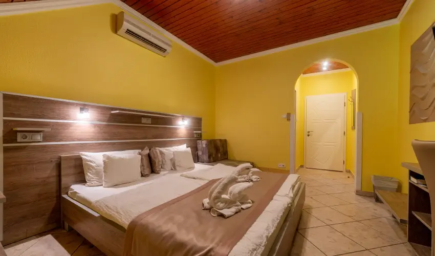 Mrvny Panzi Hajdszoboszl - Nyugdjas kedvezmnyes rak (1 jtl)