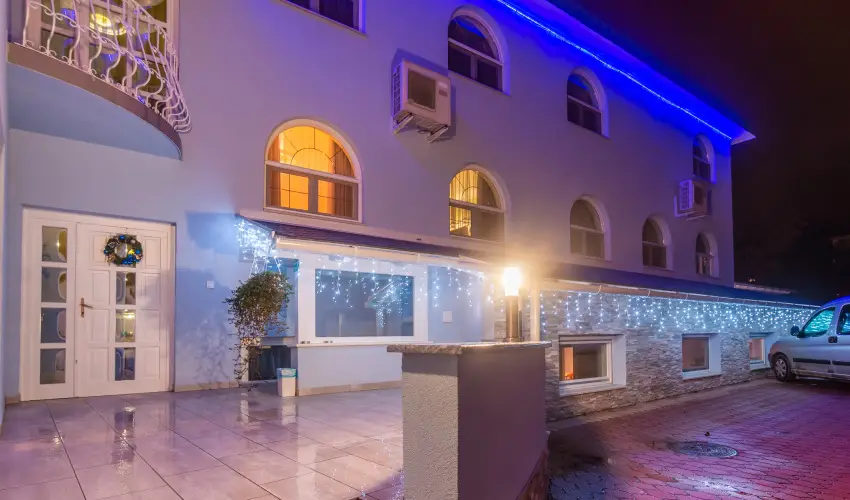 Mrvny Panzi Hajdszoboszl - Nyugdjas kedvezmnyes rak (1 jtl)