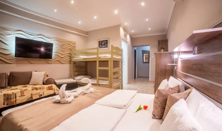 Mrvny Panzi Hajdszoboszl - Nyugdjas kedvezmnyes rak (1 jtl)