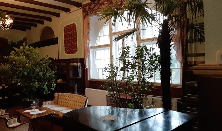 Meller Kastly Villa Csurg - Nyugdjas ajnlat a kastlyban (min. 2 j)