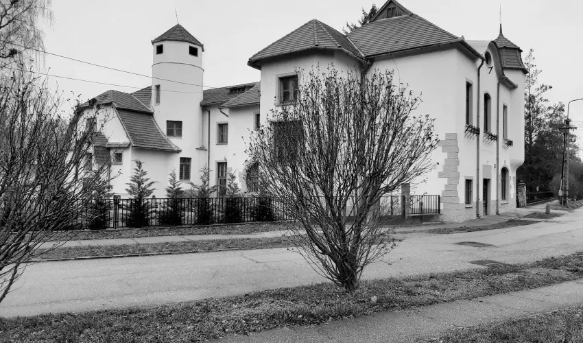 Meller Kastly Villa Csurg - Nyugdjas ajnlat a kastlyban (min. 2 j)