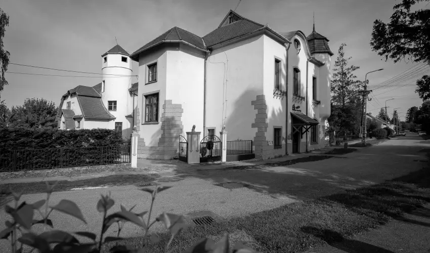 Meller Kastly Villa Csurg - Nyugdjas ajnlat a kastlyban (min. 2 j)