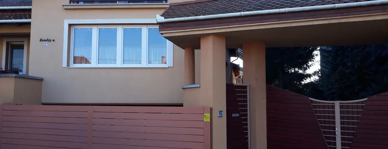 Napsugr Kenzy Lux Apartman Vendghzak Hajdszoboszl - Prom flron - kizrlag felnttek rszre (min. 3 j)