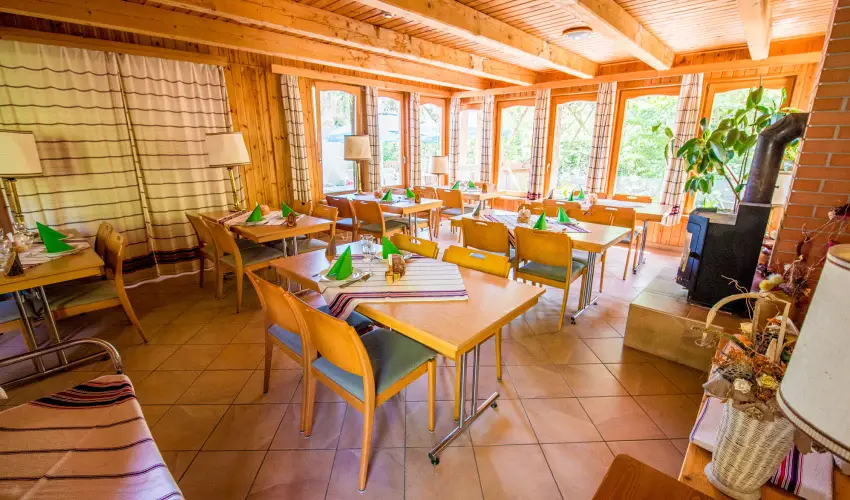 ko-Park Panzi Szarvask - Nyugdjas kedvezmnyes rak reggelis elltssal (1 jtl)