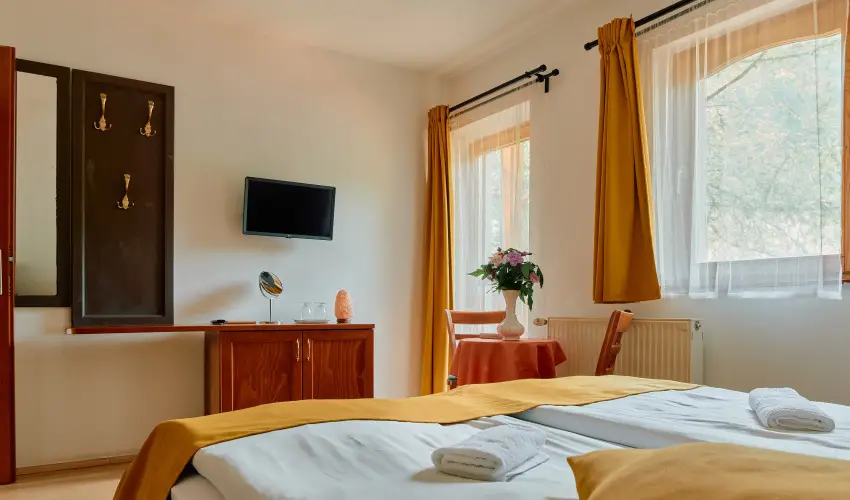 ko-Park Panzi Szarvask - Nyugdjas kedvezmnyes rak reggelis elltssal (1 jtl)