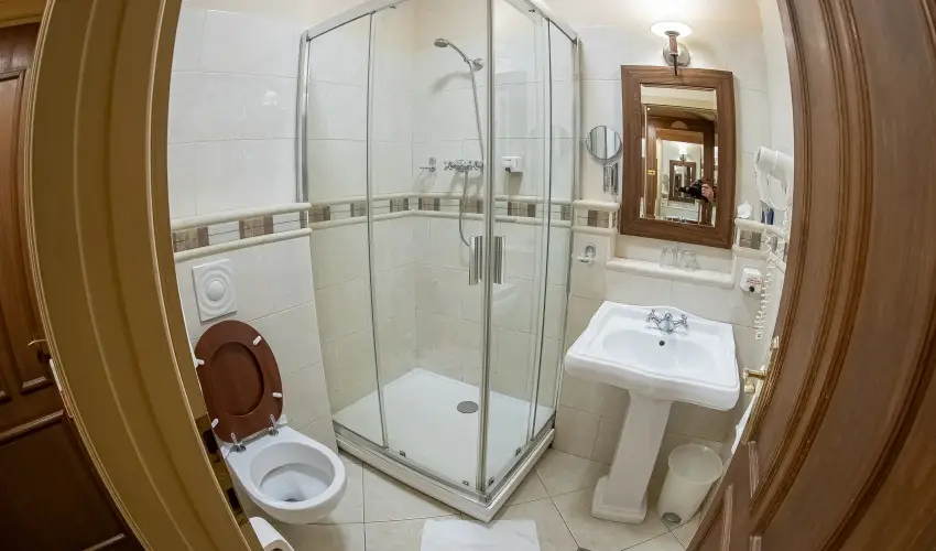 reg Miskolcz Hotel Miskolc - Nyugdjas kedvezmnyes rak frdbelpvel (1 jtl)