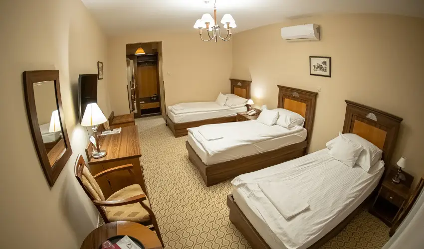 reg Miskolcz Hotel Miskolc - Nyugdjas kedvezmnyes rak frdbelpvel (1 jtl)