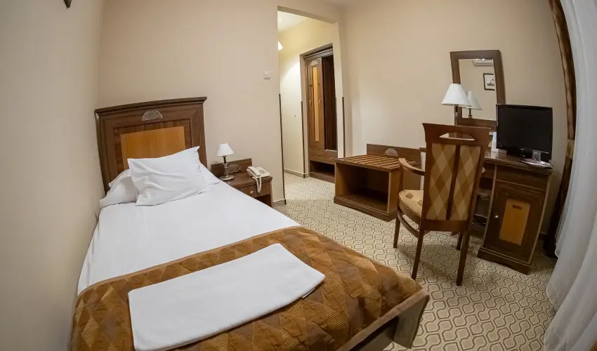 reg Miskolcz Hotel Miskolc - Nyugdjas kedvezmnyes rak frdbelpvel (1 jtl)