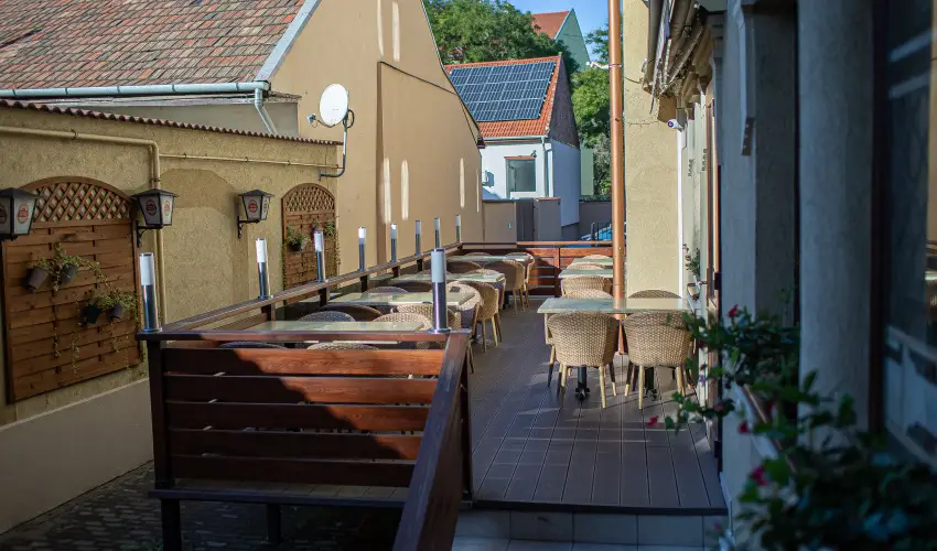 �reg Miskolcz Hotel Miskolc - Nyugd�jas kedvezm�nyes �rak f�rd�bel�p�vel (1 �jt�l)