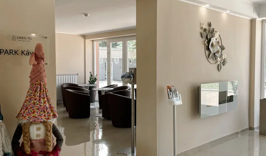 reg-t Hotel Tata - Nyugdjas kedvezmnyes rak reggelis elltssal (1 jtl)