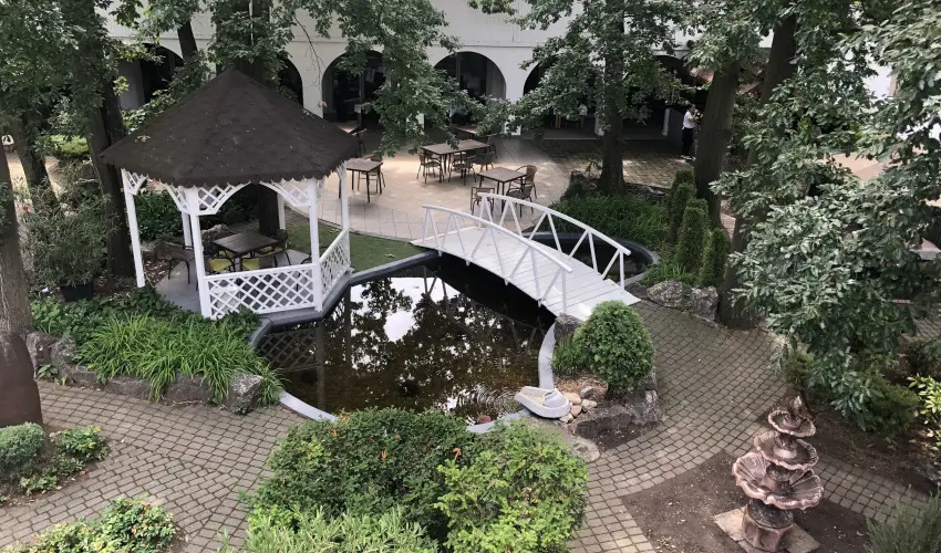 reg-t Hotel Tata - Nyugdjas kedvezmnyes rak reggelis elltssal (1 jtl)