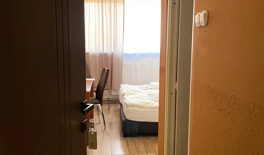 reg-t Hotel Tata - Nyugdjas kedvezmnyes rak reggelis elltssal (1 jtl)