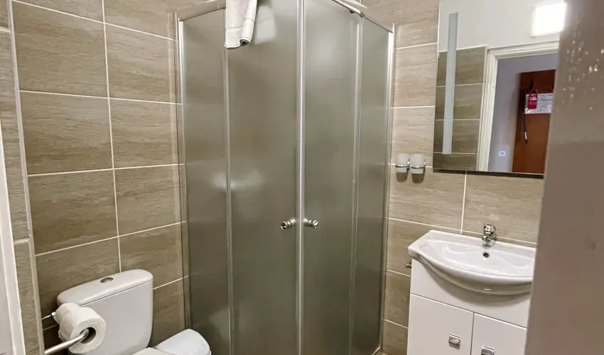 reg-t Hotel Tata - Nyugdjas kedvezmnyes rak reggelis elltssal (1 jtl)