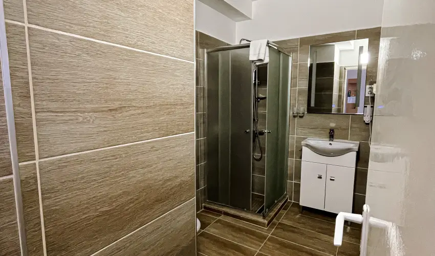 reg-t Hotel Tata - Nyugdjas kedvezmnyes rak reggelis elltssal (1 jtl)